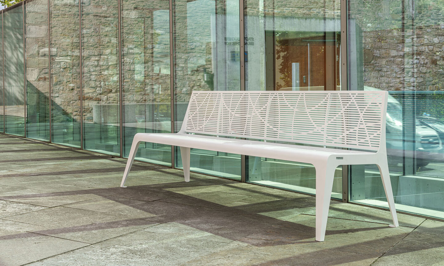 Parkbänke kaufen | robuste Stadtmöbel | vom Hersteller