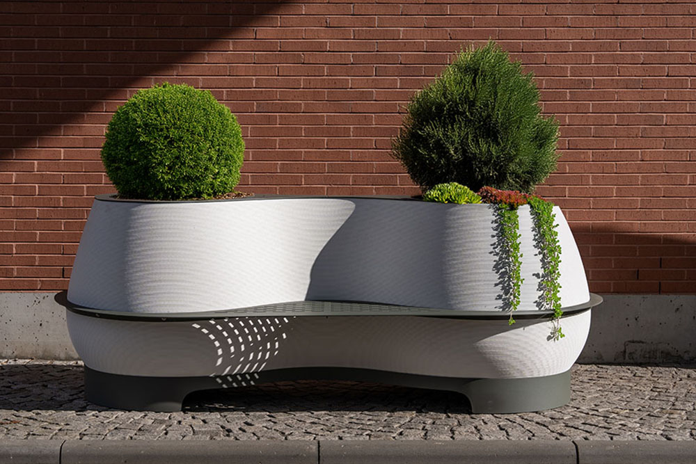 Ontigo 20_Pflanzgefäß 3D gedruckt mit Sitzfläche_1000x667px